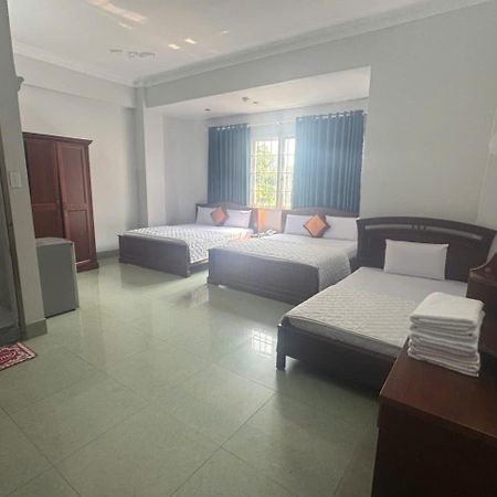 Khach San Thanh Hong Ho Chi Minh City Exterior photo