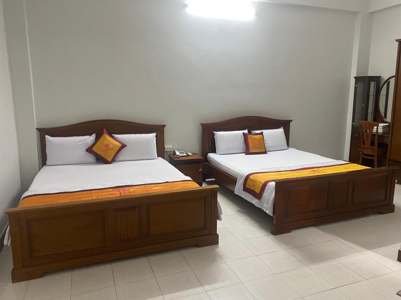 Khach San Thanh Hong Ho Chi Minh City Exterior photo