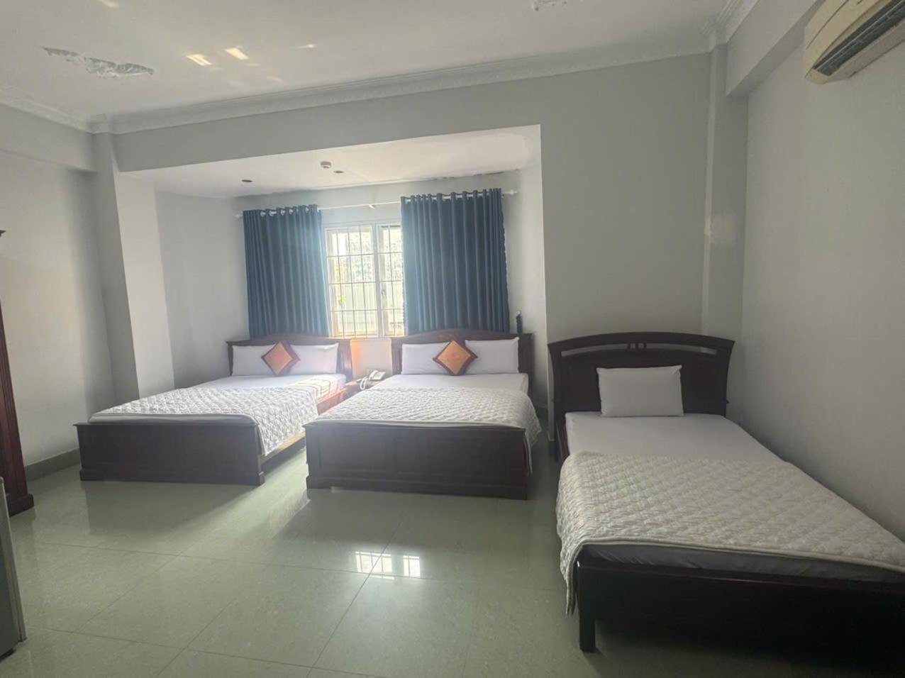 Khach San Thanh Hong Ho Chi Minh City Exterior photo