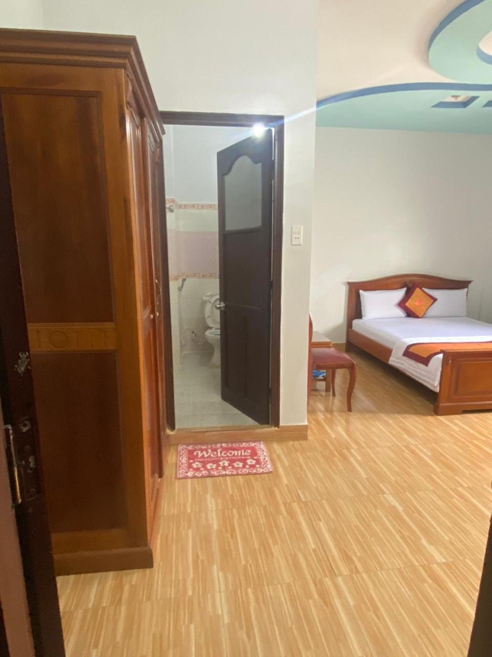Khach San Thanh Hong Ho Chi Minh City Exterior photo